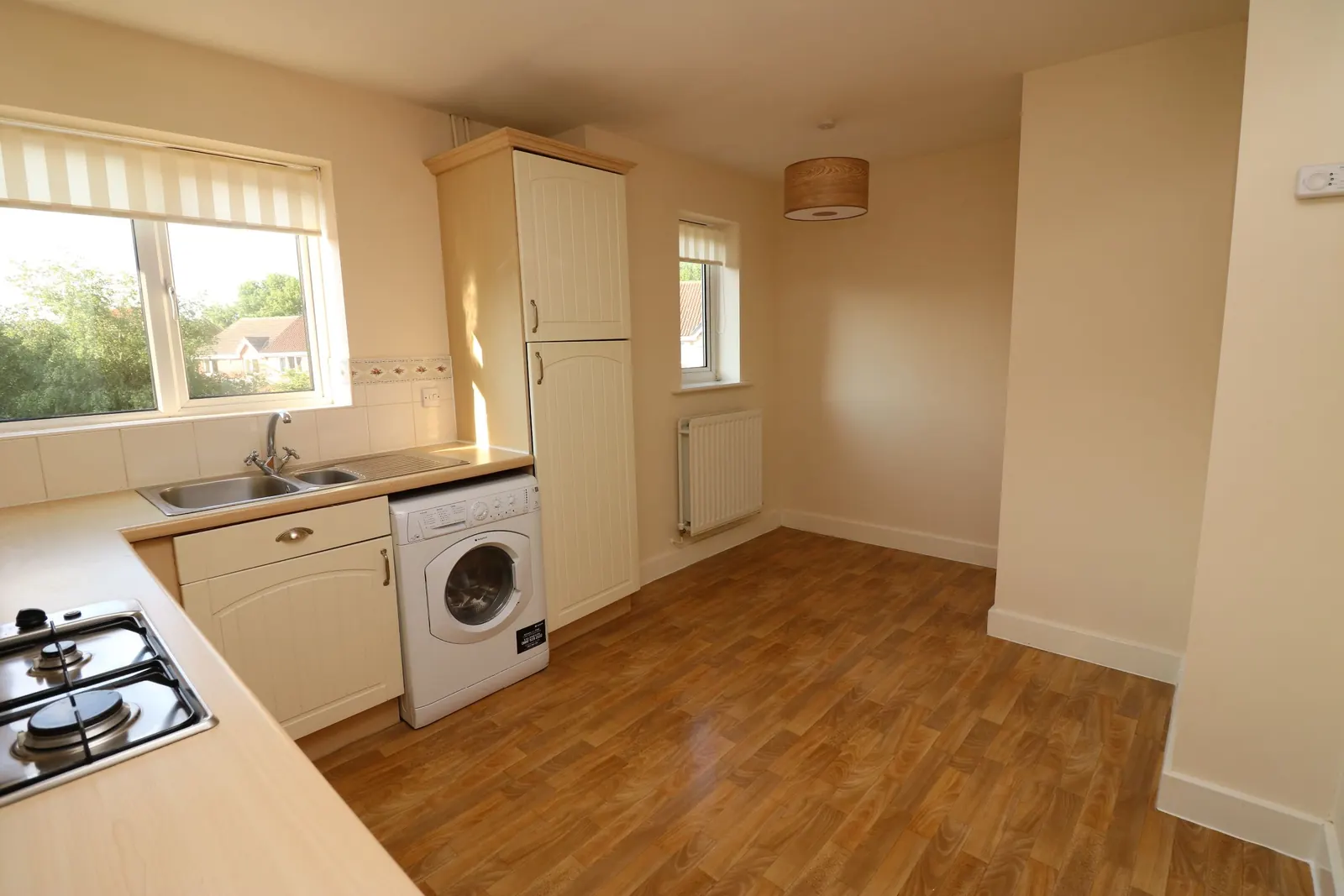 2-bed flat / apartment to let on Langsett Court — photo 6