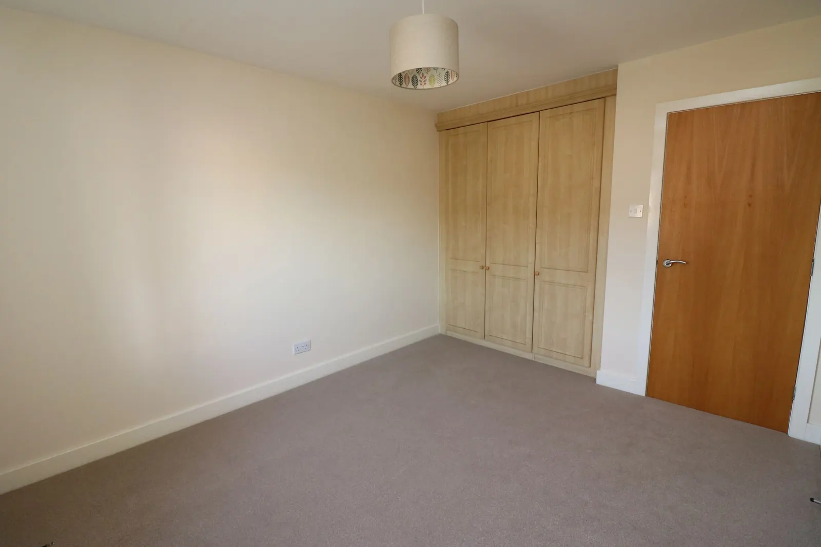 2-bed flat / apartment to let on Langsett Court — photo 10