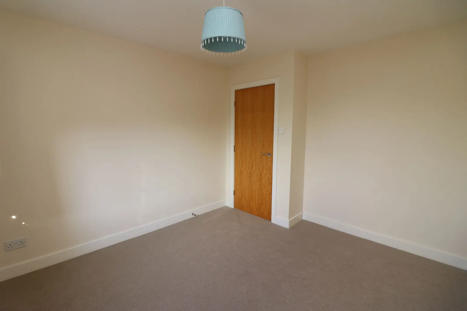 2-bed flat / apartment to let on Langsett Court — photo 13