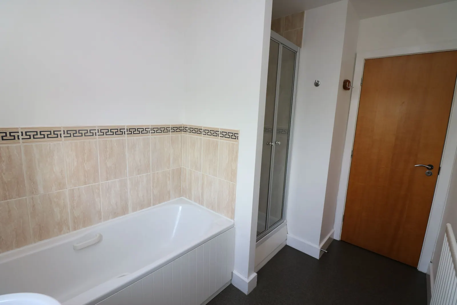 2-bed flat / apartment to let on Langsett Court — photo 15
