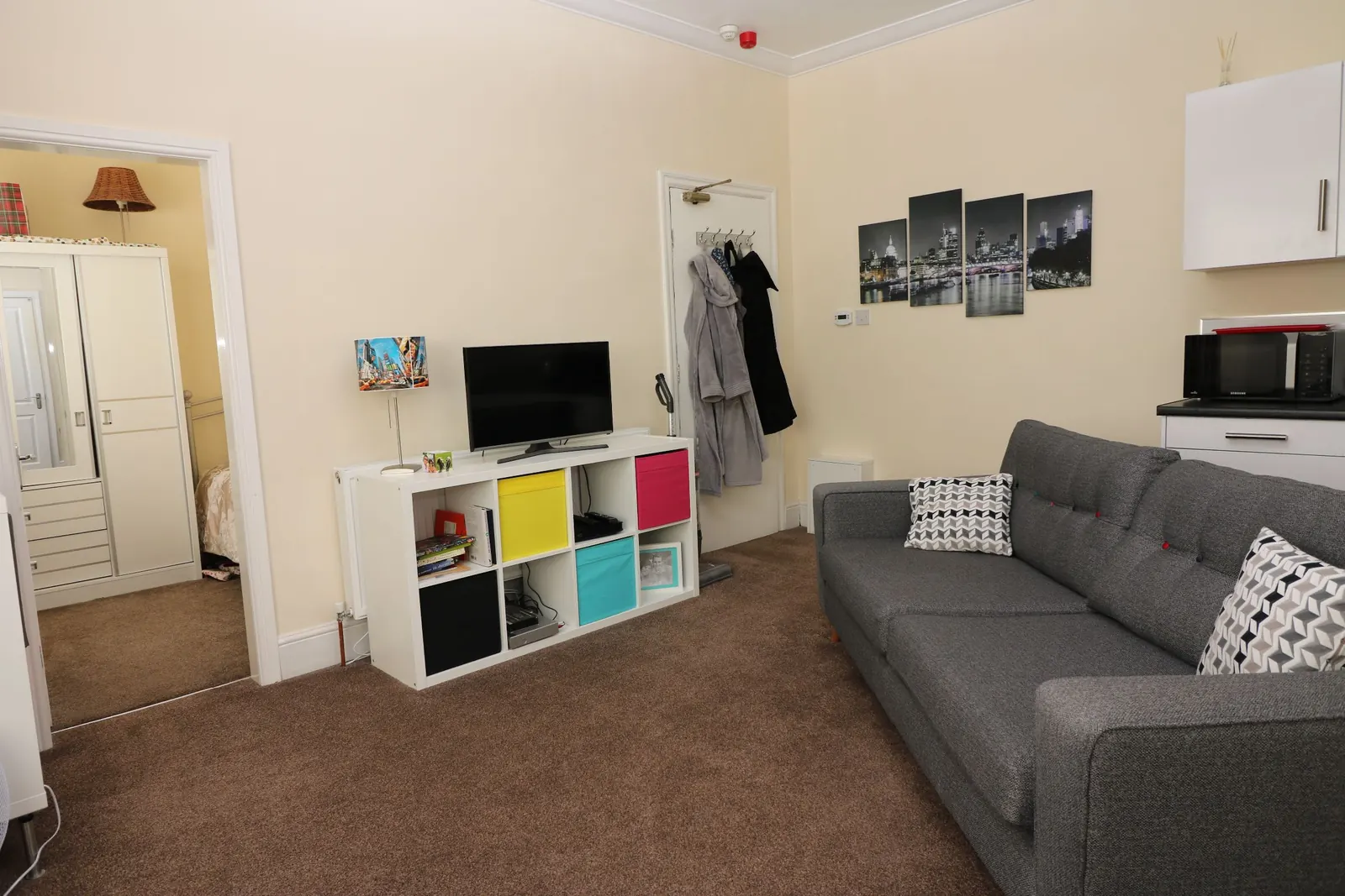 1-bed flat / apartment to let on Windsor Road Flatlet 4 — photo 4