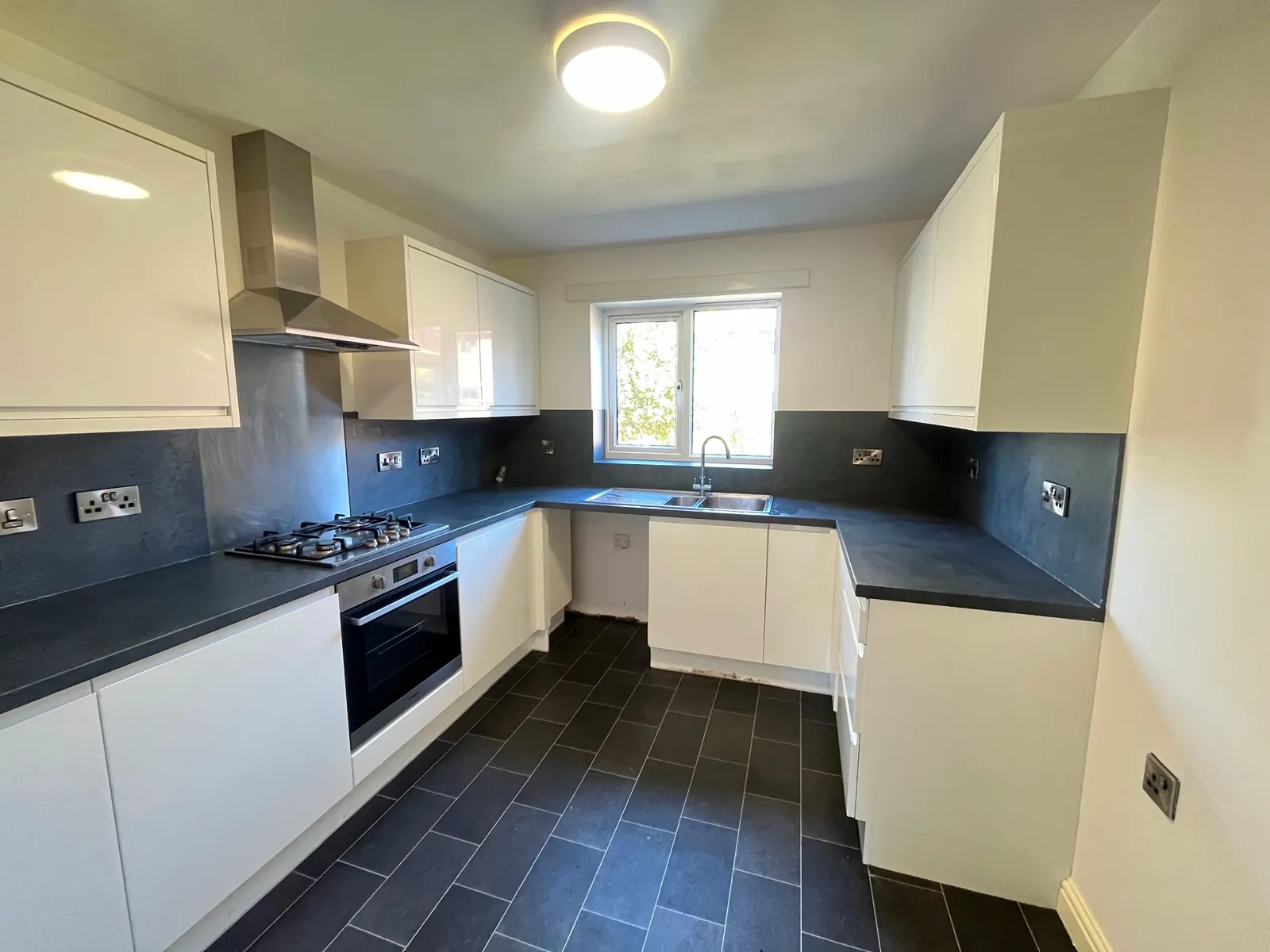 4-bed property to let on Fiddlers Drive, Armthorpe — photo 8