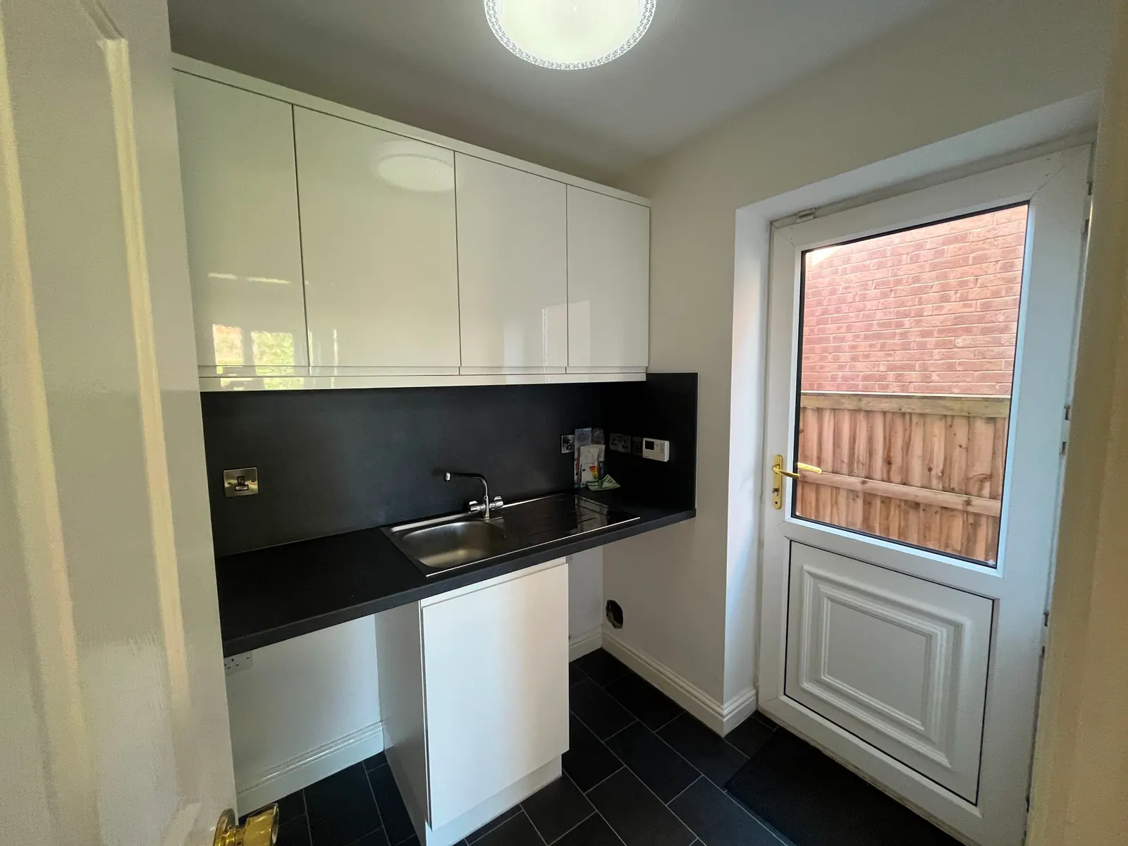 4-bed property to let on Fiddlers Drive, Armthorpe — photo 9