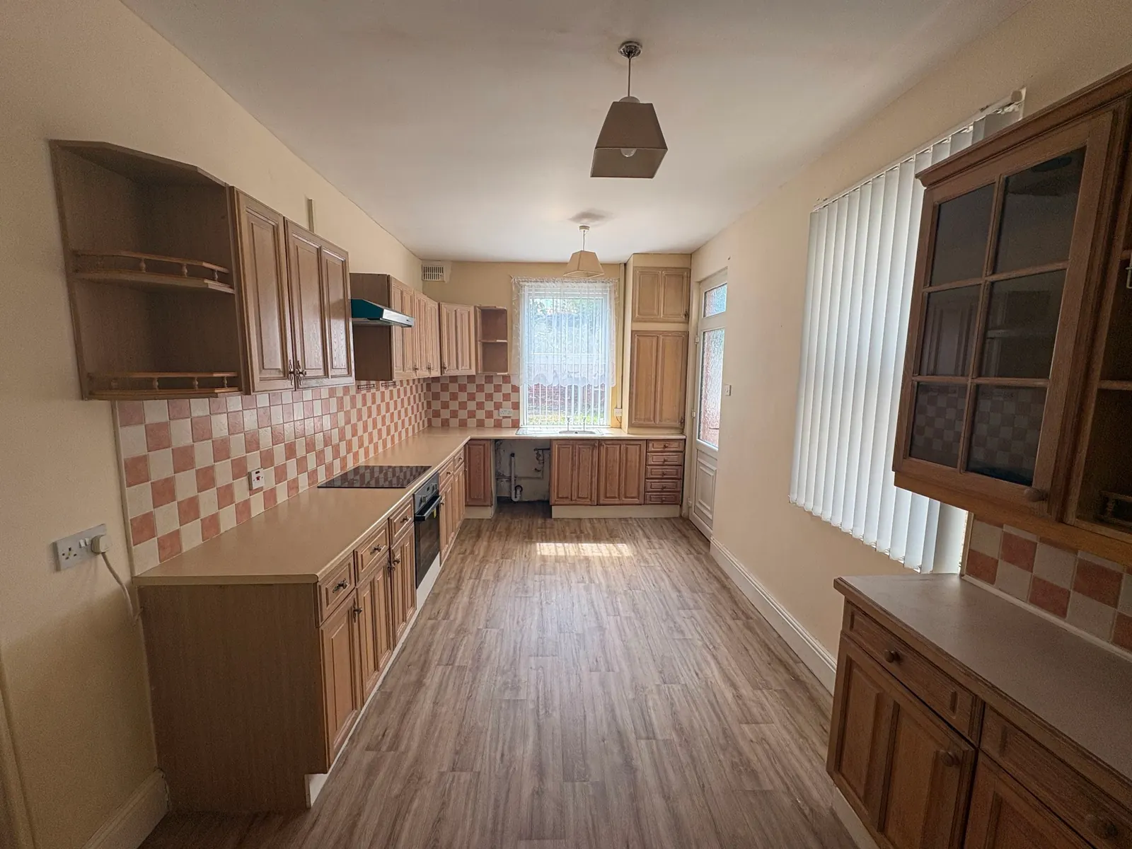 3-bed terraced house to let on Burton Avenue — photo 6