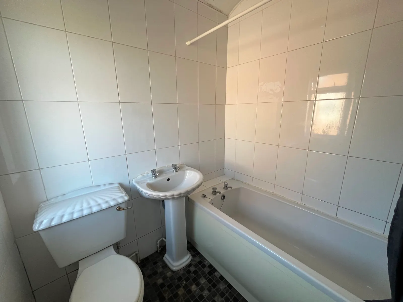 2-bed semi-detached house to let on Willow Crescent, Auckley — photo 12
