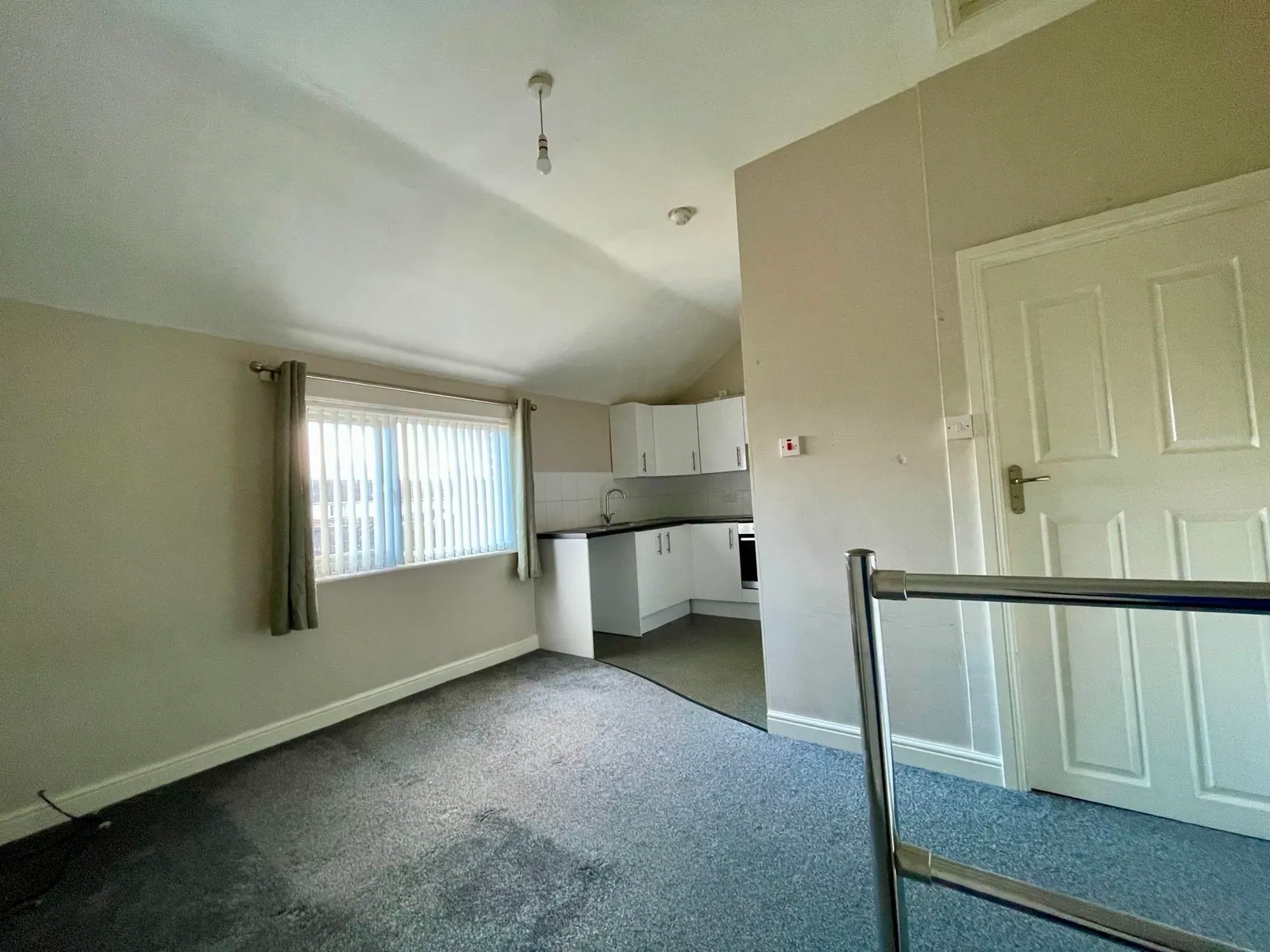 1-bed property to let on Queen Marys Road — photo 1