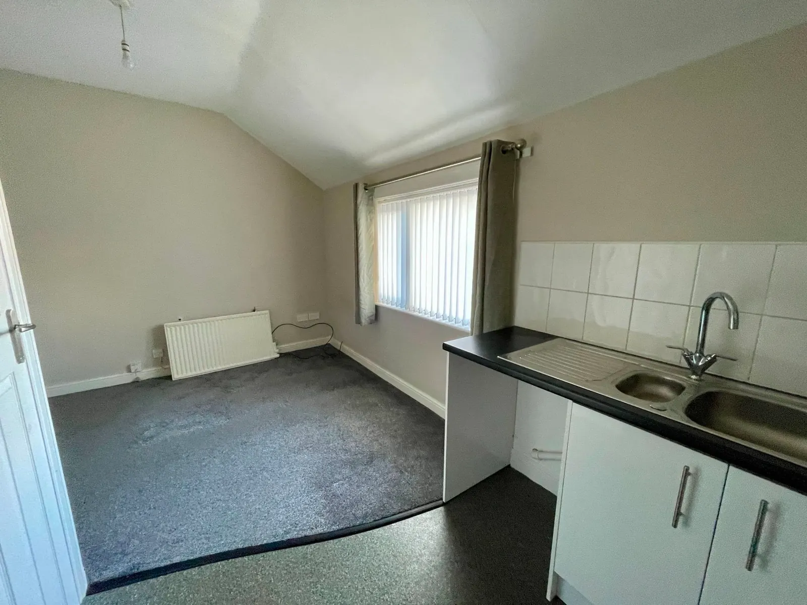 1-bed property to let on Queen Marys Road — photo 4
