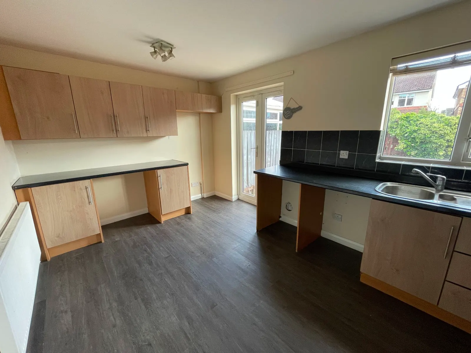 3-bed semi-detached house to let on Granby Court — photo 5