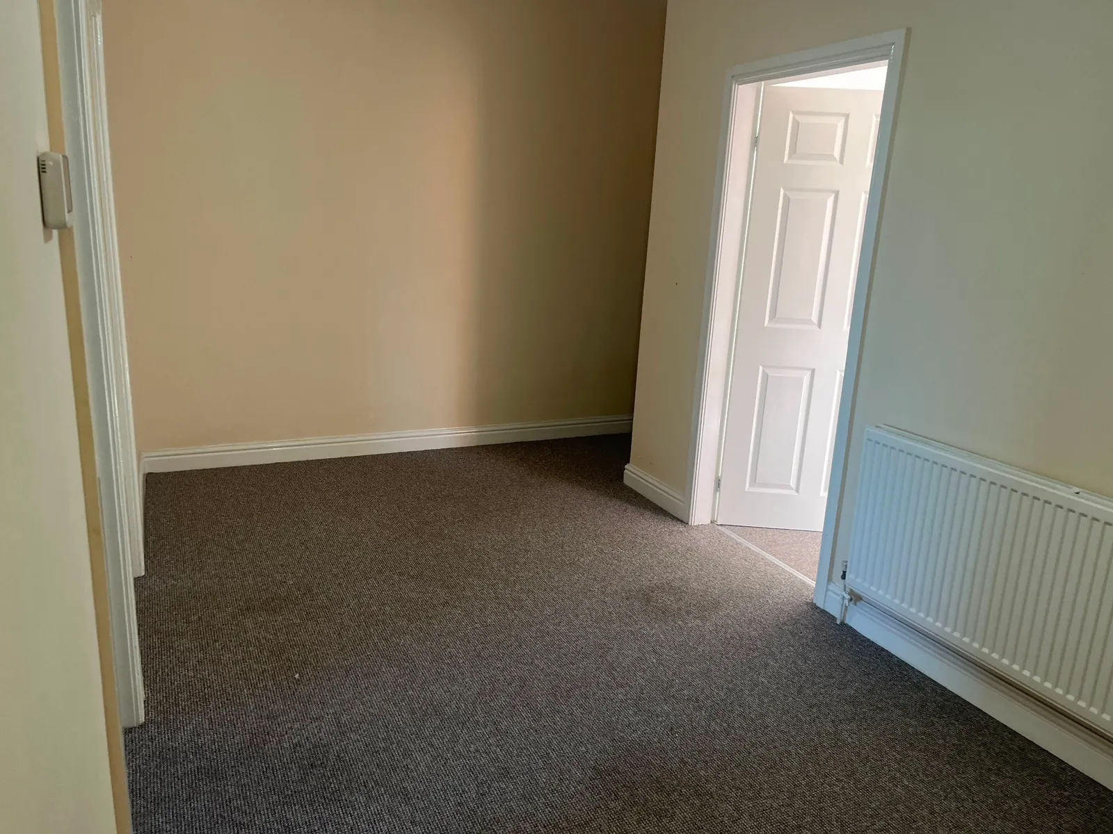 3-bed flat / apartment to let on King George Apartments — photo 5