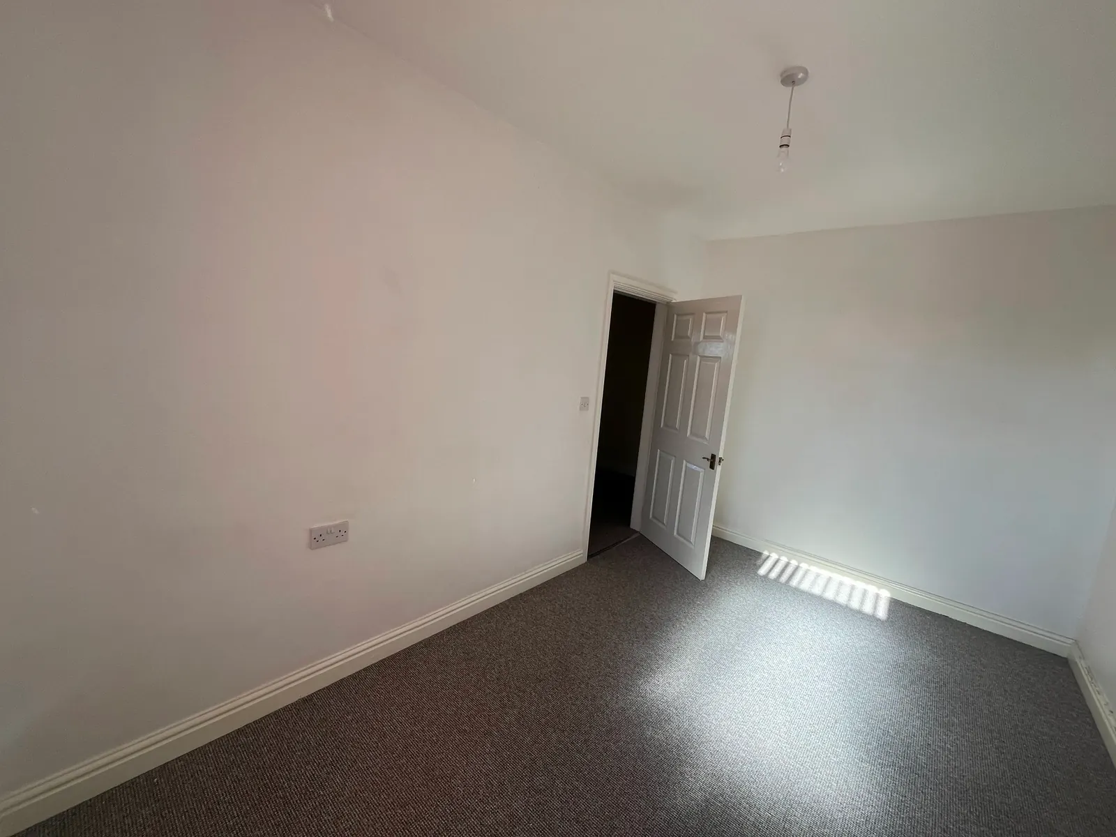3-bed flat / apartment to let on King George Apartments — photo 9