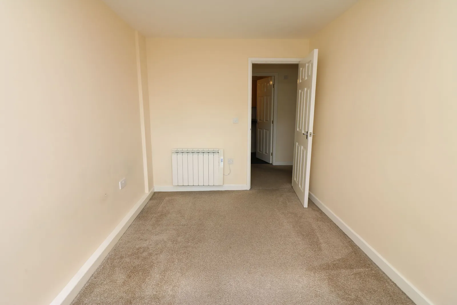 2-bed flat / apartment to let on Fox Apartments, Silver Street, Stainforth — photo 7
