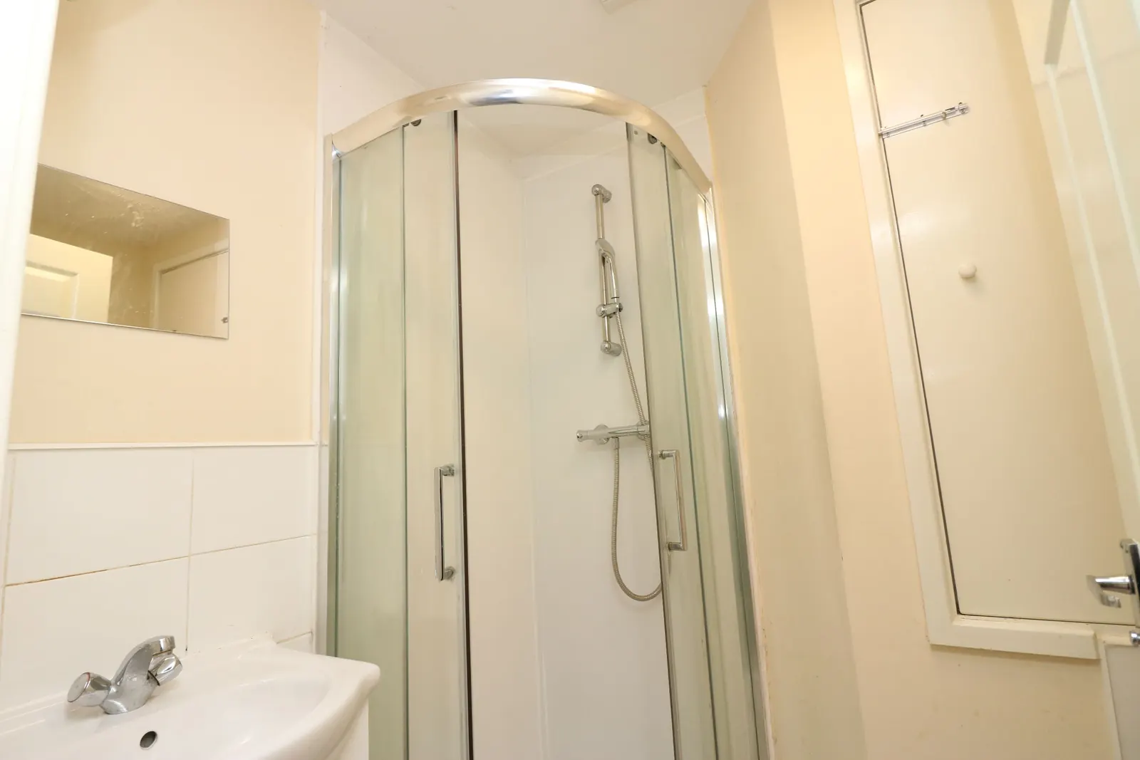 2-bed flat / apartment to let on Fox Apartments, Silver Street, Stainforth — photo 12