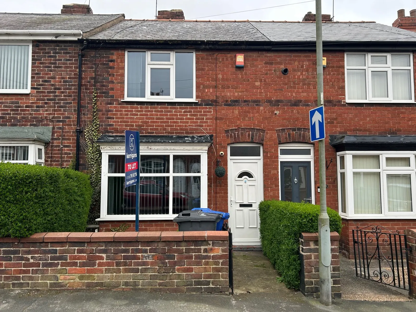 2-bed terraced house to let on Cecil Avenue — photo 1