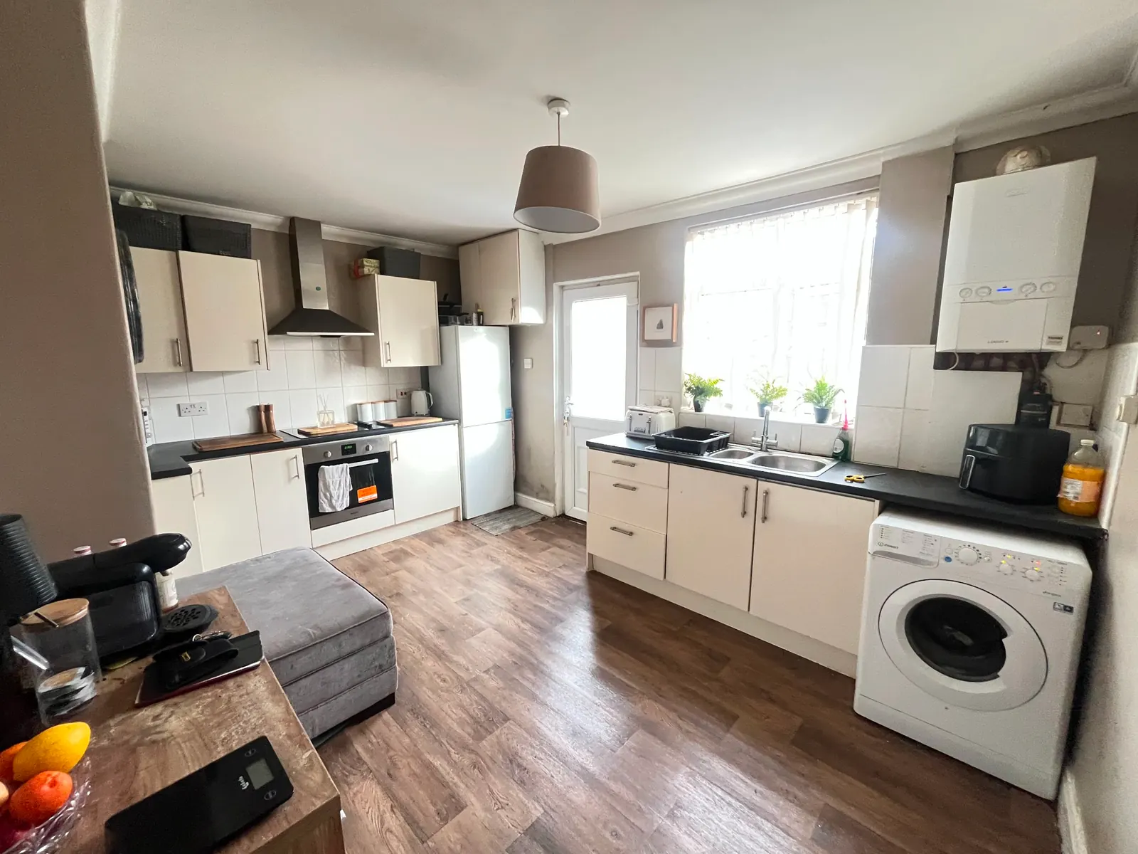2-bed terraced house to let on Cecil Avenue — photo 4