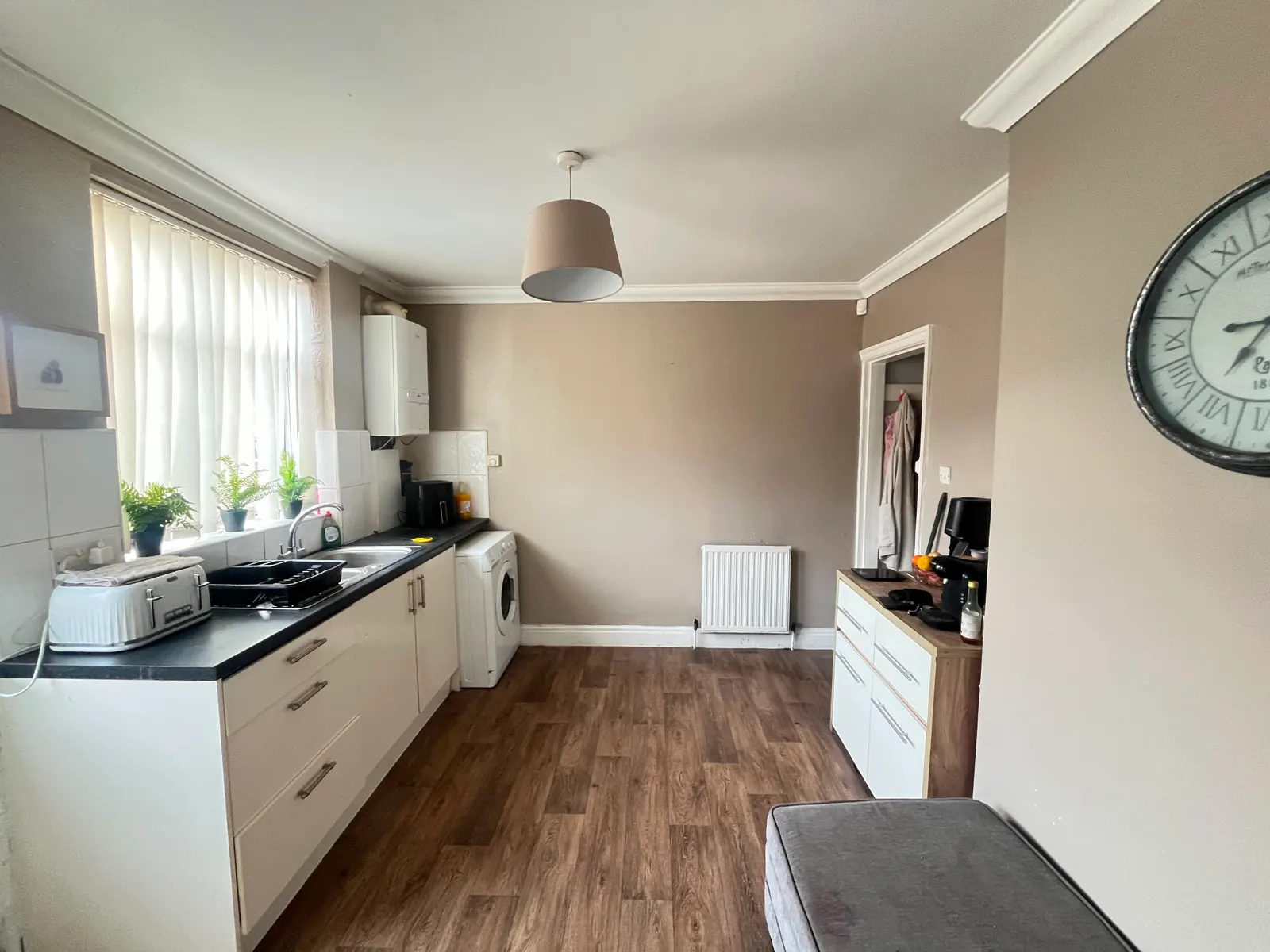 2-bed terraced house to let on Cecil Avenue — photo 5