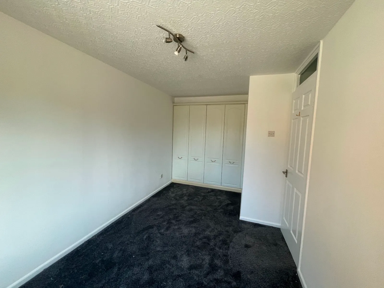 2-bed flat / apartment to let on Axholme Court, Doncaster — photo 7